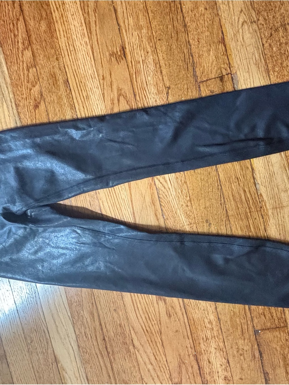 Lululemon Black Shiny Leggings – Size 2 - Picture 2 of 4
